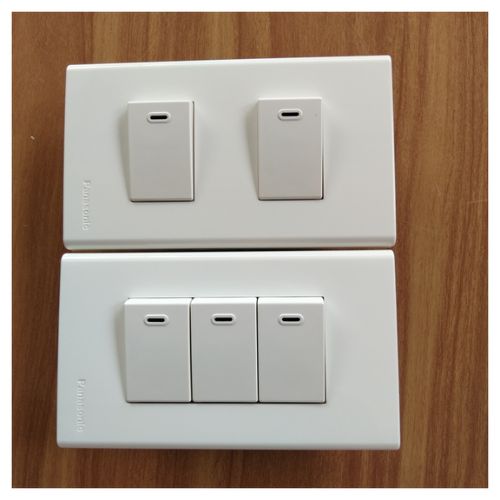 Công Tắc Panasonic Dòng Wide Trắng