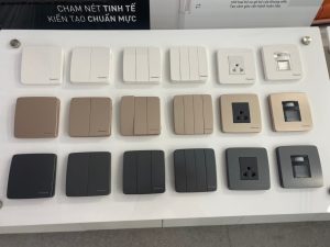 Công Tắc Vuông Minevar